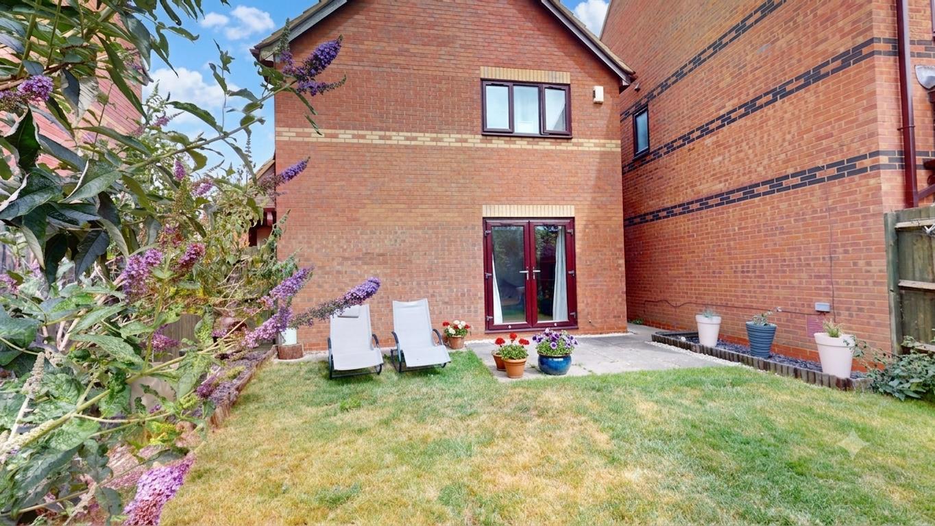 4 bed property in Wrens Park, Milton Keynes